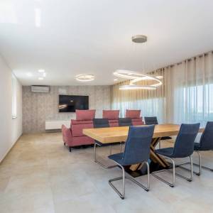 OTOK KRK, MALINSKA - Luksuzni penthouse s bazenom i panoramskim pogledom na more