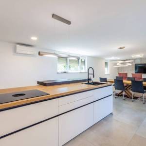 OTOK KRK, MALINSKA - Luksuzni penthouse s bazenom i panoramskim pogledom na more