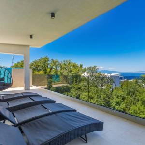 OTOK KRK, MALINSKA - Luksuzni penthouse s bazenom i panoramskim pogledom na more