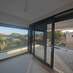 OTOK KRK, MALINSKA - moderna dvojna kuća s bazenom