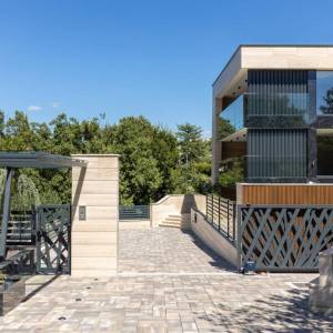 OTOK KRK, MALINSKA - Penthouse s bazenom na samo 150 metara od mora