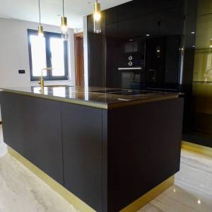 OTOK KRK, MALINSKA - Penthouse s bazenom na samo 150 metara od mora