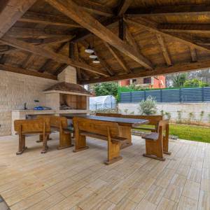 OTOK KRK, MALINSKA - Rustikalna villa s bazenom i pogledom na more