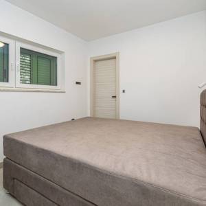 OTOK KRK, MALINSKA - Rustikalna villa s bazenom i pogledom na more