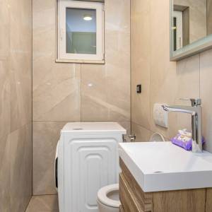 OTOK KRK, MALINSKA - Rustikalna villa s bazenom i pogledom na more