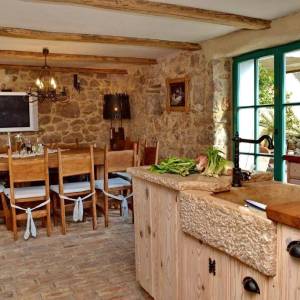 OTOK KRK, MALINSKA - Šarmantna kamena kuća s bazenom