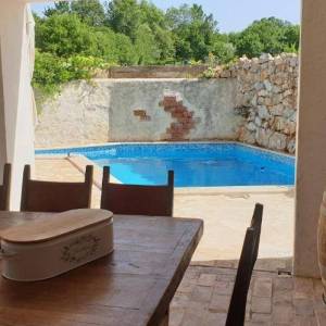 OTOK KRK, MALINSKA - Šarmantna kamena kuća s bazenom