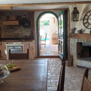 OTOK KRK, MALINSKA - Šarmantna kamena kuća s bazenom