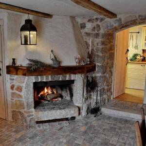 OTOK KRK, MALINSKA - Šarmantna kamena kuća s bazenom