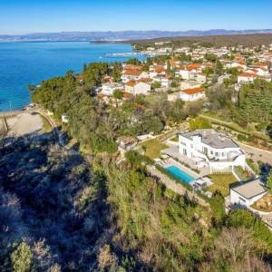 OTOK KRK, MALINSKA - Vila prvi red do mora