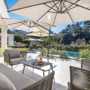 OTOK KRK, MALINSKA - Vila prvi red do mora