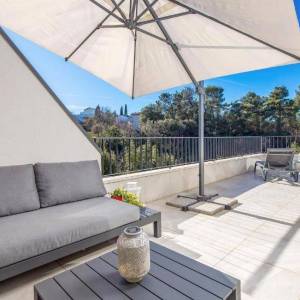 OTOK KRK, MALINSKA - Vila prvi red do mora