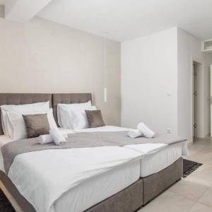 OTOK KRK, MALINSKA - Vila prvi red do mora