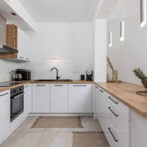 OTOK KRK, MALINSKA - Vila prvi red do mora