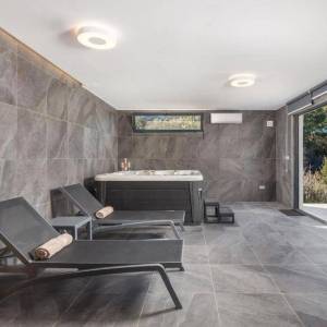 OTOK KRK, MALINSKA - Vila prvi red do mora