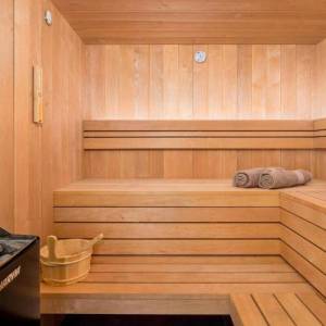 OTOK KRK, MALINSKA - Vila prvi red do mora