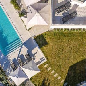 OTOK KRK, MALINSKA - Vila prvi red do mora