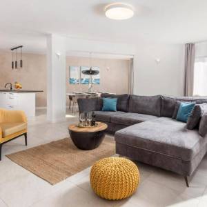 OTOK KRK, MALINSKA - Vila prvi red do mora