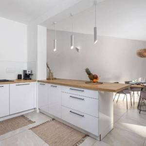 OTOK KRK, MALINSKA - Vila prvi red do mora