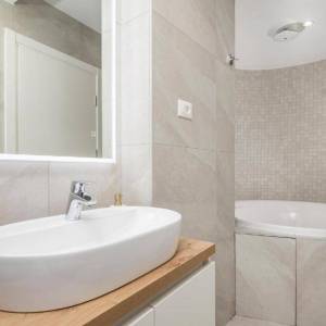 OTOK KRK, MALINSKA - Vila prvi red do mora