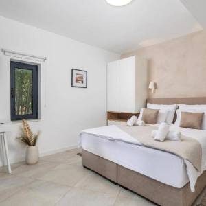 OTOK KRK, MALINSKA - Vila prvi red do mora