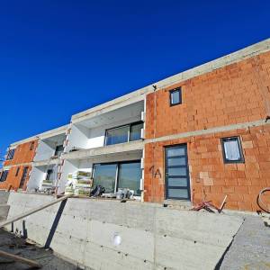 Otok Krk - Moderna dvojna kuća s pogledom na more