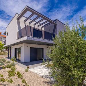 OTOK KRK - Moderna luksuzna vila s bazenom i pogledom na more