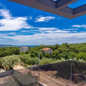 OTOK KRK - Moderna luksuzna vila s bazenom i pogledom na more