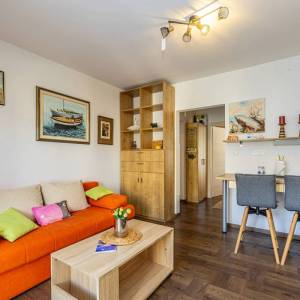 OTOK KRK, NJIVICE - Apartman s dvije terase blizu mora