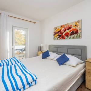 OTOK KRK, NJIVICE - Apartman s dvije terase blizu mora