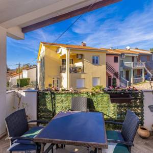 OTOK KRK, NJIVICE - Apartman s dvije terase blizu mora