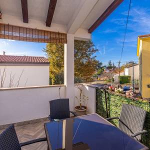 OTOK KRK, NJIVICE - Apartman s dvije terase blizu mora