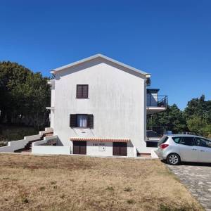  OTOK KRK, NJIVICE - Jednosobni apartman s velikim dnevnim boravkom