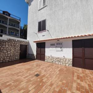 OTOK KRK, NJIVICE - Jednosobni apartman u prizemlju s okućnicom