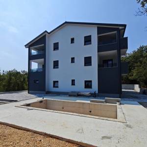 Otok Krk, okolica Dobrinja - Apartman s bazenom, novogradnja
