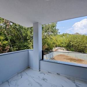 Otok Krk, okolica Dobrinja - Apartman s bazenom, novogradnja