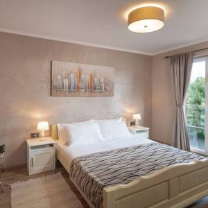 Otok Krk, okolica Dobrinja - kamena vila s bazenom