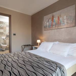 Otok Krk, okolica Dobrinja - kamena vila s bazenom