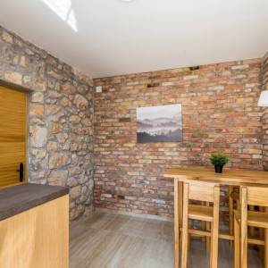 OTOK KRK, okolica DOBRINJA - Dvojna kamena kuća s bazenom