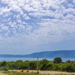 OTOK KRK, okolica grada Krka - Građevinsko zemljište s pogledom na more