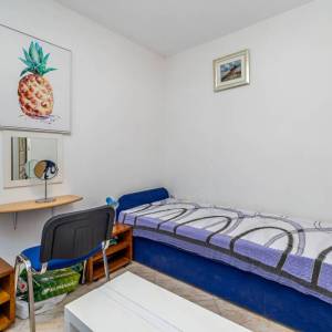 OTOK KRK, OKOLICA GRADA KRKA - kuća s bazenom s prekrasnom okućnicom