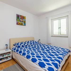 OTOK KRK, OKOLICA GRADA KRKA - kuća s bazenom s prekrasnom okućnicom