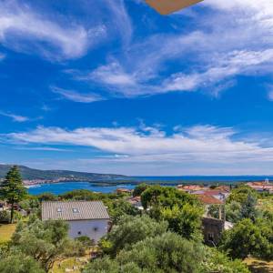 OTOK KRK, okolica grada Krka - Luksuzna vila s panoramskim pogledom na more