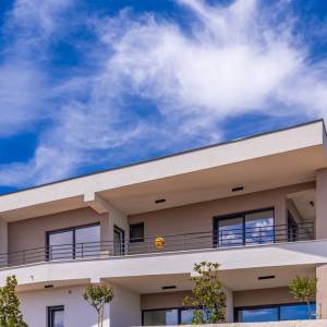 OTOK KRK, okolica grada Krka - Luksuzna vila s panoramskim pogledom na more