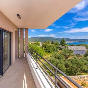 OTOK KRK, okolica grada Krka - Luksuzna vila s panoramskim pogledom na more