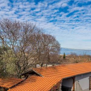 OTOK KRK, okolica MALINSKE - Autohtona kamena kuća s pogledom na more