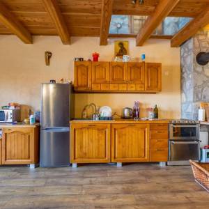 OTOK KRK, okolica MALINSKE - Autohtona kamena kuća s pogledom na more