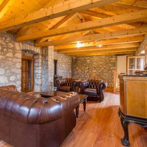 OTOK KRK, okolica MALINSKE - Autohtona kamena kuća s pogledom na more