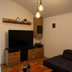 OTOK KRK, okolica Malinske - Kuća s 5 apartmana