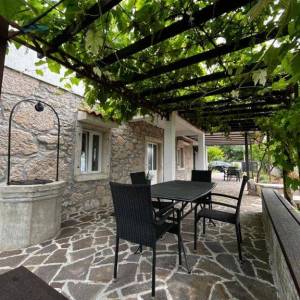 OTOK KRK, okolica Malinske - Kuća s 5 apartmana